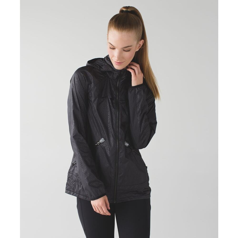 Lululemon Miss Misty Jacket II Desert Snake Embossed Black Size 4